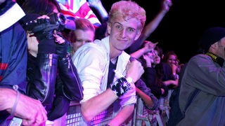 Zagreb, 220610.
Na Jarunu se od 21.-23.06. odrzava glazbeni spektakl T-Mobile INmusic festival na kojem ce nastupiti mnogobrojni izvodjaci kako iz zemlje tako i svijeta.
Danas se odrzao drugi dan.
Na slici: Billy Idol fan.
Foto: Neja Markicevic / CROPIX Zagreb, 220610.
Na Jarunu se od 21.-23.06. odrzava glazbeni spektakl T-Mobile INmusic festival na kojem ce nastupiti mnogobrojni izvodjaci kako iz zemlje tako i svijeta.
Danas se odrzao drugi dan.
Na slici: Billy Idol fan.
Foto: Neja Markicevic / CROPIX