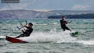 Kiteri guštali u refulima ninske bure Kiteri guštali u refulima ninske bure