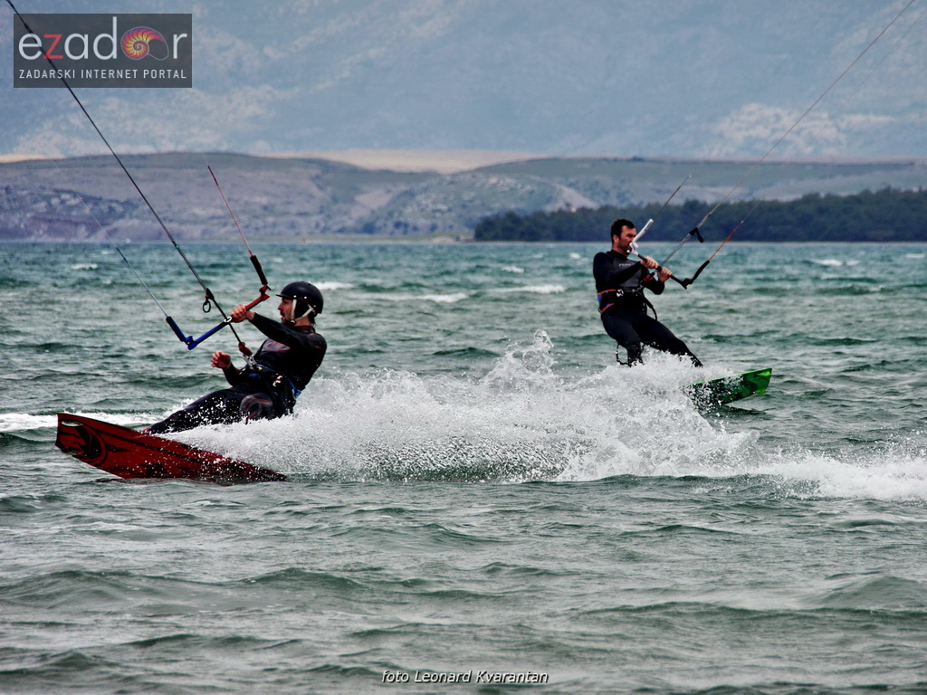 Kiteri guštali u refulima ninske bure Kiteri guštali u refulima ninske bure