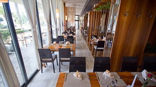 Restoran Bruschetta: Dani dimljenih i mariniranih Cromarisovih proizvoda (3) Restoran Bruschetta: Dani dimljenih i mariniranih Cromarisovih proizvoda (3)