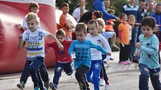 Šibenik: Dječja te utrke Šibenskih deset & Draženova četvorka povodom 53. rođendana Dražena Petrovića Šibenik: Dječja te utrke Šibenskih deset & Draženova četvorka povodom 53. rođendana Dražena Petrovića