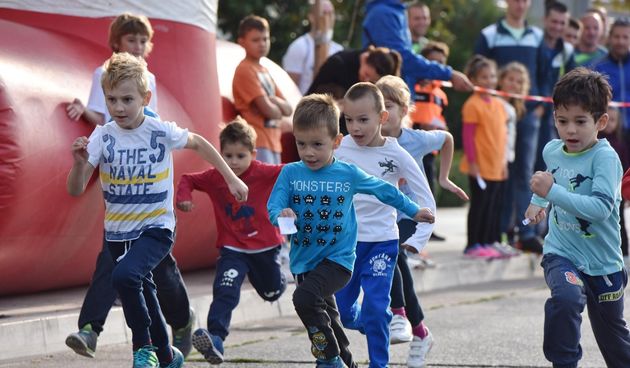 Šibenik: Dječja te utrke Šibenskih deset & Draženova četvorka povodom 53. rođendana Dražena Petrovića