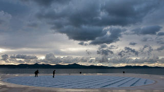 Pozdrav suncu prekriven ledenim pokrivacem 26. studenog 2010, Foto: Leo Banic