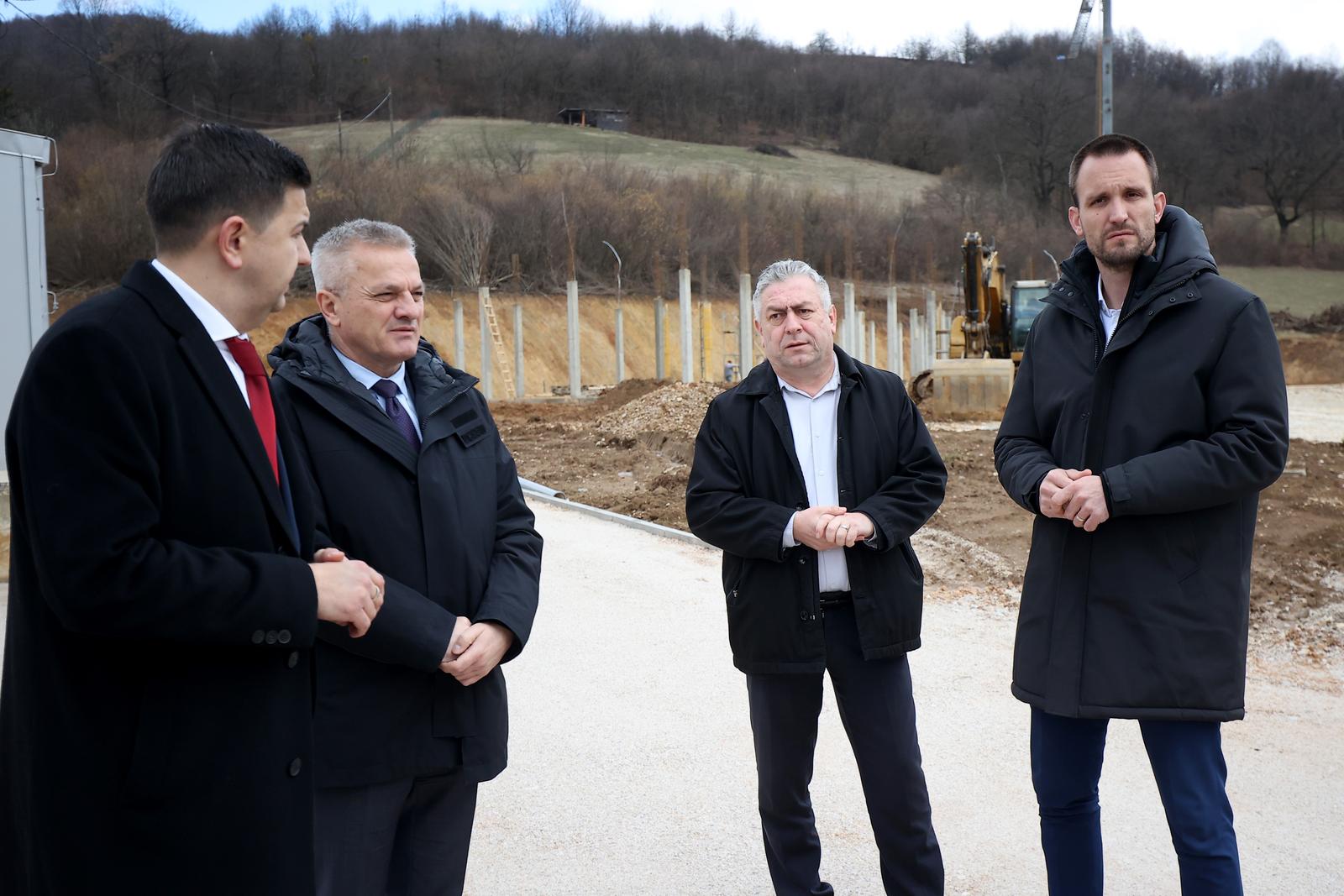 Ministar Šime Erlić obišao poslovnu zonu i vrtić u Kreševu