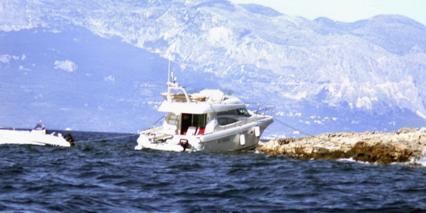 Nasukana jahta, Foto: Mirko Crncevic / EPEHA / CROPIX Nasukana jahta, Foto: Mirko Crncevic / EPEHA / CROPIX