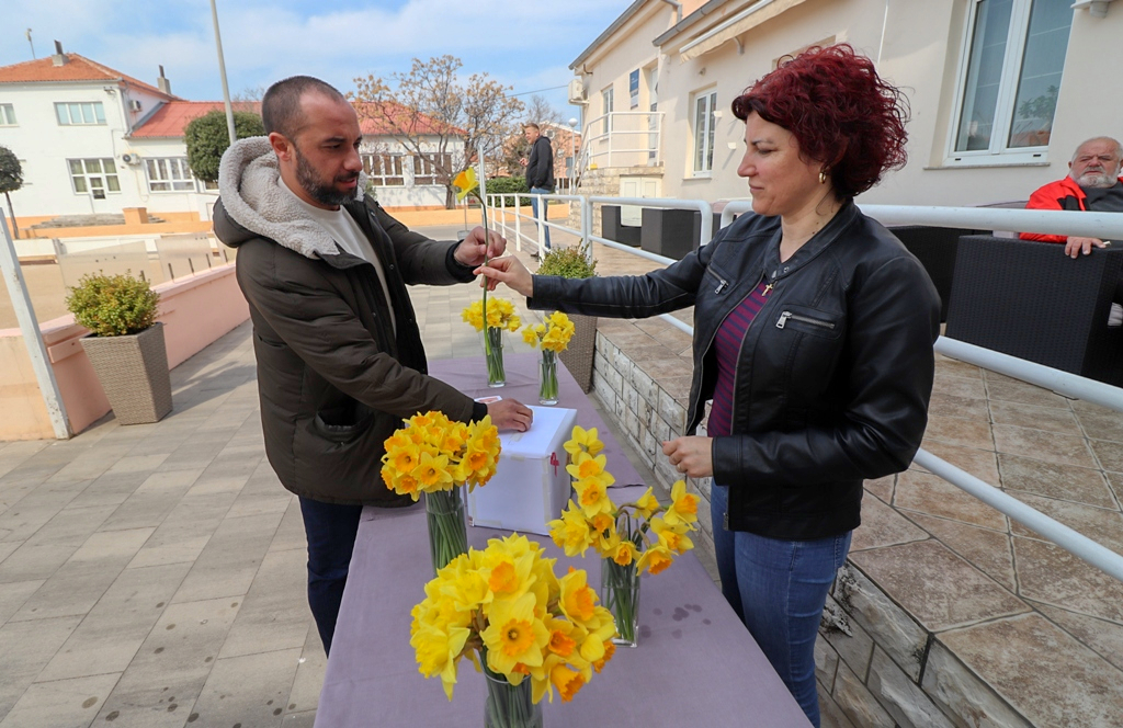Općina Vir i građani otoka donirali 12.800 kuna udruzi Europa Donna Hrvatska i zadarskoj Ligi protiv raka