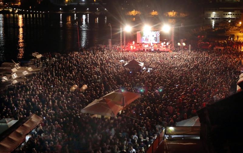 U povodu 950 godina prvog spomena grada Šibenika, blagdana sv. Mihovila i Dana grada održan je veliki koncert legendarnog Mate Miše Kovača. Photo: Duško Jaramaz/PIXSELL U povodu 950 godina prvog spomena grada Šibenika, blagdana sv. Mihovila i Dana grada održan je veliki koncert legendarnog Mate Miše Kovača. Photo: Duško Jaramaz/PIXSELL