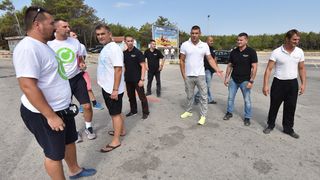 Okršaj kod Zrća: redari opet otjerali udrugu bivših ovisnika