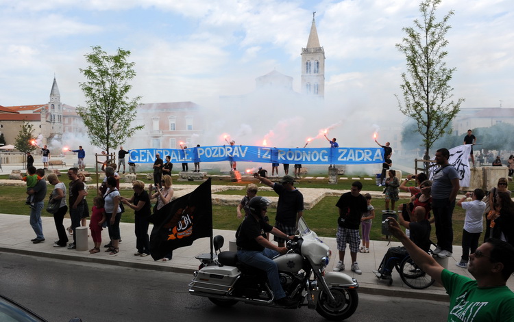 Zadar, 280511.
Odrzana je parada Harley Davidson motora izmedju Zadra i Biograda u kojoj je sudjelovalo vise tisuca motora. Oko 12 sati s Borika u Zadru krenula je kolona Harley Davidsona duga 4 kilometra koja se zaputila u Biograd gdje se odrzavaju dani Zadar, 280511.
Odrzana je parada Harley Davidson motora izmedju Zadra i Biograda u kojoj je sudjelovalo vise tisuca motora. Oko 12 sati s Borika u Zadru krenula je kolona Harley Davidsona duga 4 kilometra koja se zaputila u Biograd gdje se odrzavaju dani