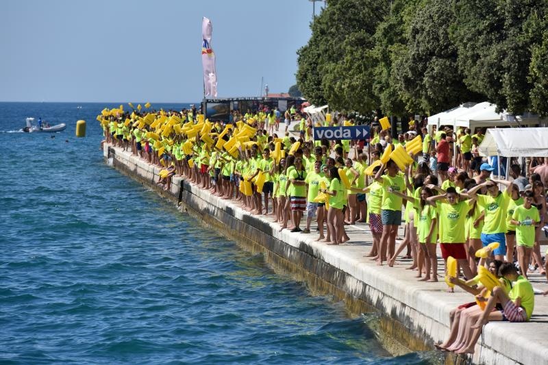 Jubilarni 10. dm Millennium Jump na zadarskoj rivi, Photo: Dino Stanin/PIXSELL Jubilarni 10. dm Millennium Jump na zadarskoj rivi, Photo: Dino Stanin/PIXSELL