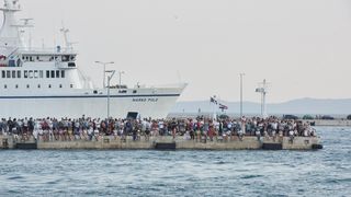 Split dostojanstveno na posljednju plovidbu ispratio legendu Olivera Dragojevića