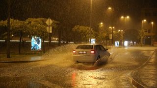 U ranim jutarnjim satima, noćas oko 1.30 satima zadarsko područje pogodilo je nevrijeme s jakim pljuskom praćeno munjama i grmljavinom. Photo: Filip Brala/PIXSELL U ranim jutarnjim satima, noćas oko 1.30 satima zadarsko područje pogodilo je nevrijeme s jakim pljuskom praćeno munjama i grmljavinom. Photo: Filip Brala/PIXSELL