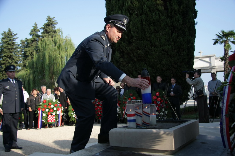 Image 1054155 (auto)