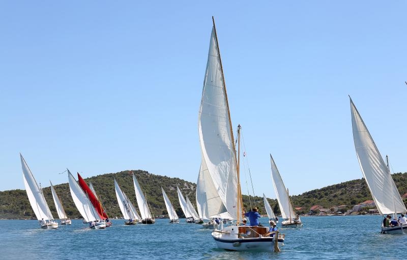 Betina: Regata na latinsko idro “Za dušu i tilo”. Photo: Duško Jaramaz/PIXSELL