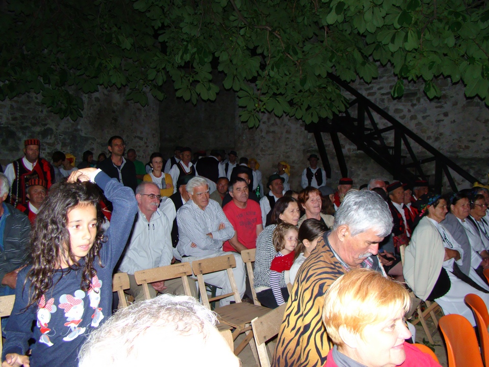 U subotu, 16. srpnja, na Kaštelu Benković u Benkovcu, u sklopu Benkovačkog kulturnog ljeta održan je “9. Etno festival – Benkovac 2016.” U subotu, 16. srpnja, na Kaštelu Benković u Benkovcu, u sklopu Benkovačkog kulturnog ljeta održan je “9. Etno festival – Benkovac 2016.”