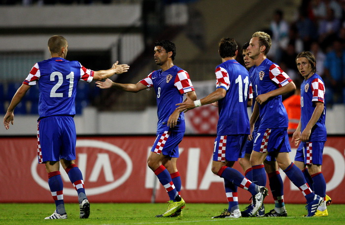 Bratislava, Slovacka, 110810. Stadion Pasienky. Medjunarodna  prijateljska nogometna utakmica  Slovacka – Hrvatska Na fotografiji: Mladen Petric, Eduardo, Darijo Srna, Ivan Rakitic i Luka Modric. Foto: Ronald Gorsic / CROPIX