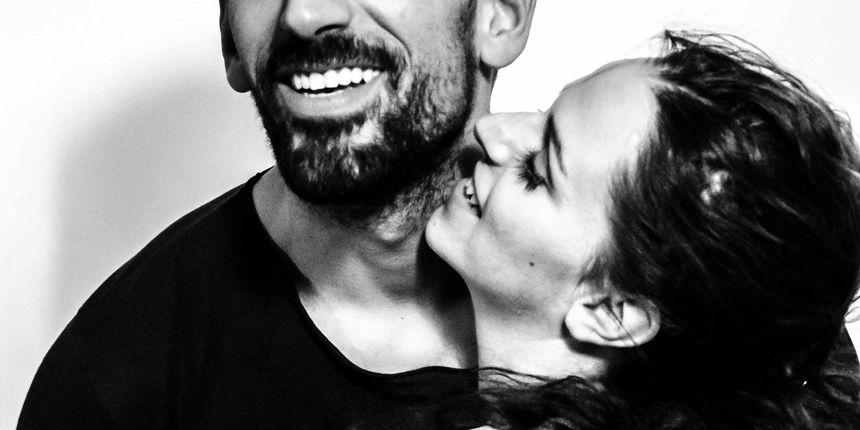 Bračni sprovod, Aplauz teatar