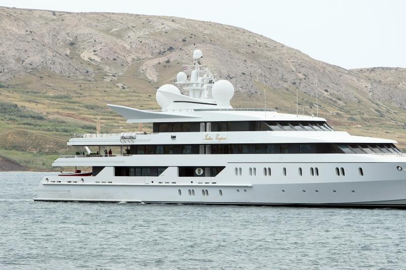 Metajna: Megajahta Indian Empress indijskog biznismena i političara Vijaya Mallye u Paškom zaljevu kod Metajne, Foto: Luka Stanzl/PIXSELL Metajna: Megajahta Indian Empress indijskog biznismena i političara Vijaya Mallye u Paškom zaljevu kod Metajne, Foto: Luka Stanzl/PIXSELL