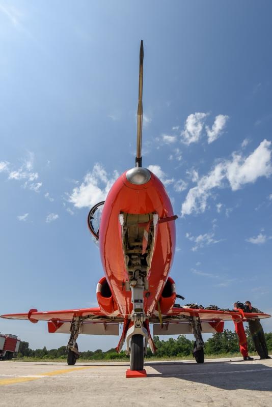 Akrobatska skupina “Red Arrows” Royal Air Forcea u posjeti Zračnoj bazi u Zemuniku Akrobatska skupina “Red Arrows” Royal Air Forcea u posjeti Zračnoj bazi u Zemuniku