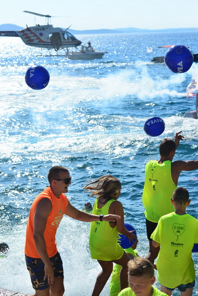 10. dm Millennium Jump na zadarskoj rivi – 3 tisuće skakača poslalo prekrasnu priču u svijet 10. dm Millennium Jump na zadarskoj rivi – 3 tisuće skakača poslalo prekrasnu priču u svijet