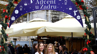 Adventske kućice su otvorile vrata, gastro ponuda je bolja i raznovrsnija nego ikad