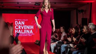 Večer Crvenih Haljina Večer Crvenih Haljina