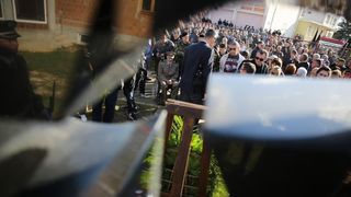 Kolonom sjećanja i polaganjem vijenaca obilježena 23. obljetnica stradanja Škabrnje, Foto: Filip Brala/PIXSELL Kolonom sjećanja i polaganjem vijenaca obilježena 23. obljetnica stradanja Škabrnje, Foto: Filip Brala/PIXSELL