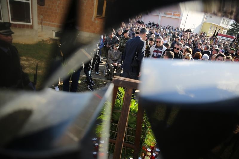 Kolonom sjećanja i polaganjem vijenaca obilježena 23. obljetnica stradanja Škabrnje, Foto: Filip Brala/PIXSELL Kolonom sjećanja i polaganjem vijenaca obilježena 23. obljetnica stradanja Škabrnje, Foto: Filip Brala/PIXSELL