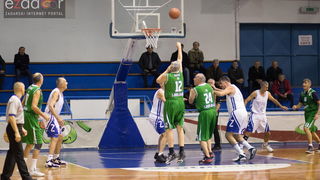Fešta u povodu 80. rođendana Pina Giergie: Vetarani KK Zadar – Veterani KK Olimpija Fešta u povodu 80. rođendana Pina Giergie: Vetarani KK Zadar – Veterani KK Olimpija