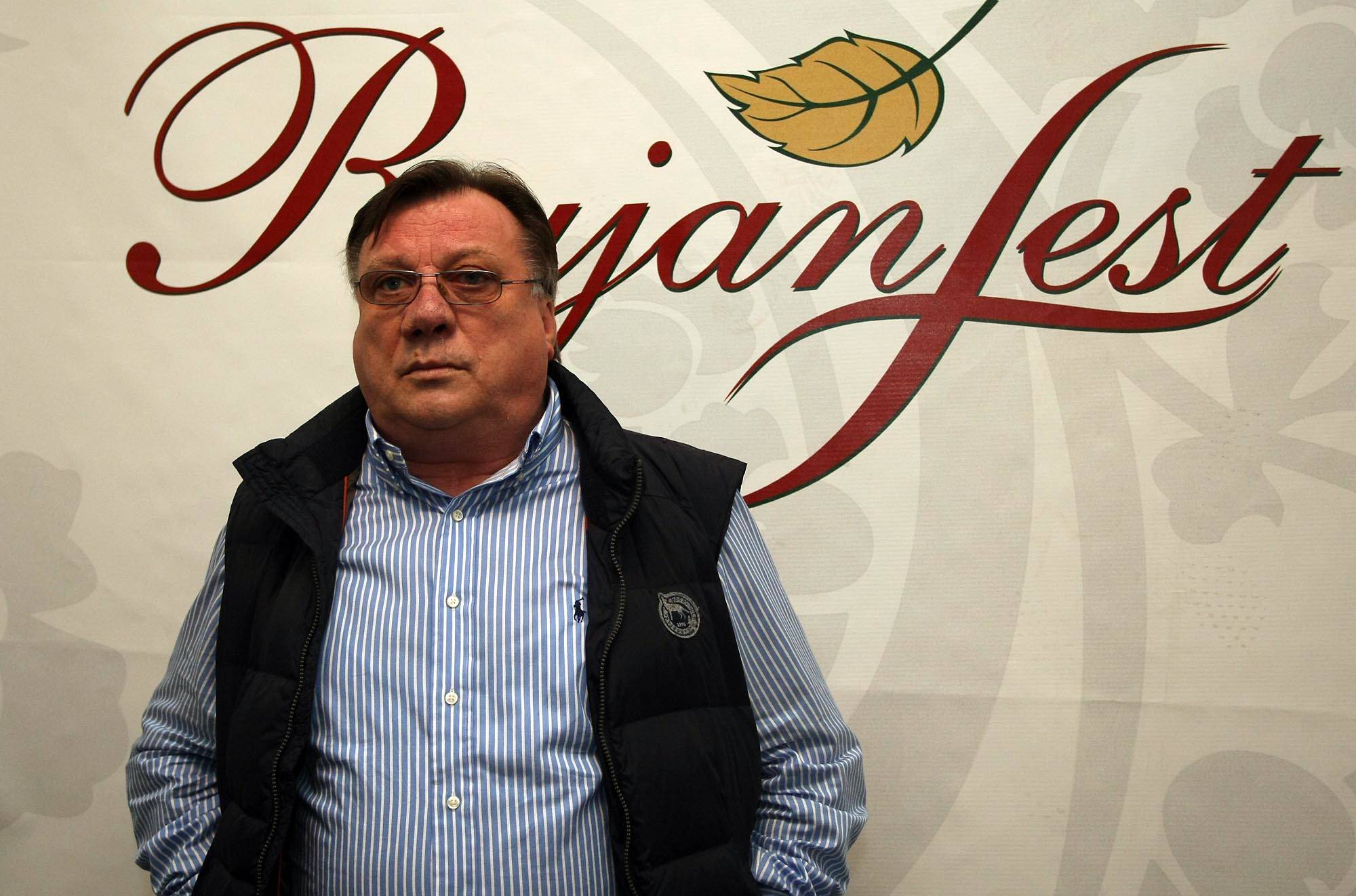 Sarajlije Halid Bešlić i Crvena jabuka priredili noć za pamćenje