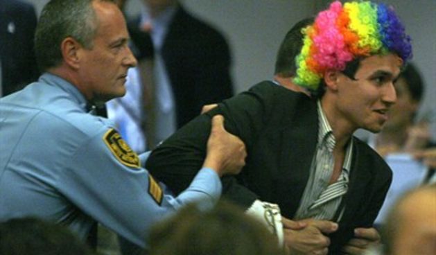 Provjednik prerušen u klauna (Foto: Reuters)