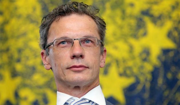 04.07.2013., Zagreb – Europski pokret Hrvatska i Europski dom dodjelili su nagradu za europski govor godine. Dobitnik ove godine je guverner Hrvatske narodne banke Boris Vujcic. Photo: Robert Anic/PIXSELL