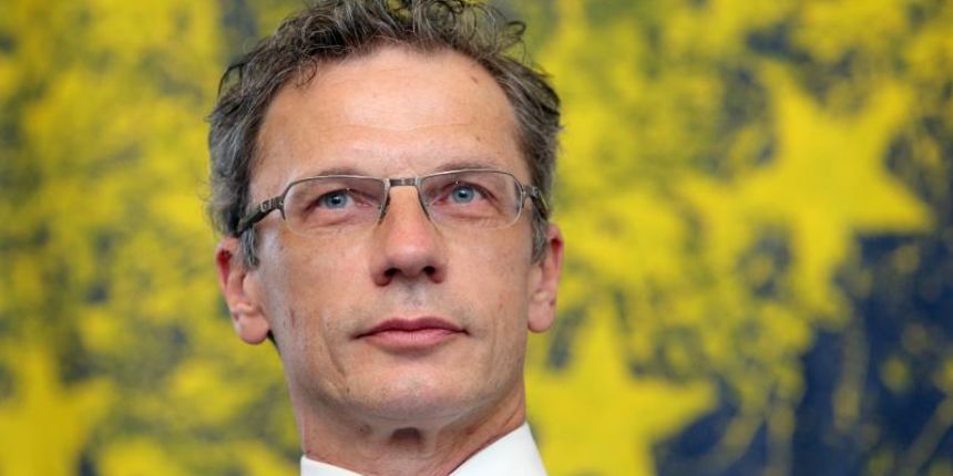 04.07.2013., Zagreb – Europski pokret Hrvatska i Europski dom dodjelili su nagradu za europski govor godine. Dobitnik ove godine je guverner Hrvatske narodne banke Boris Vujcic. Photo: Robert Anic/PIXSELL 04.07.2013., Zagreb – Europski pokret Hrvatska i Europski dom dodjelili su nagradu za europski govor godine. Dobitnik ove godine je guverner Hrvatske narodne banke Boris Vujcic. Photo: Robert Anic/PIXSELL