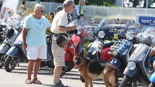 U Biogradu na moru zapoceo je Vespa World Days 2015 koji traje od 11-14. lipnja. Ocekuje se dolazak 5000 vozaca iz 32 zemlje. Photo: Hrvoje Jelavic/PIXSELL U Biogradu na moru zapoceo je Vespa World Days 2015 koji traje od 11-14. lipnja. Ocekuje se dolazak 5000 vozaca iz 32 zemlje. Photo: Hrvoje Jelavic/PIXSELL