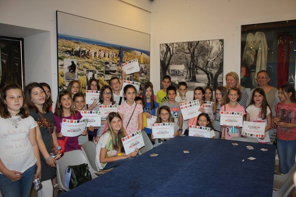 Etno dani: Osnovci igrali “Igru pamtilicu” u Gradskoj straži Etno dani: Osnovci igrali “Igru pamtilicu” u Gradskoj straži