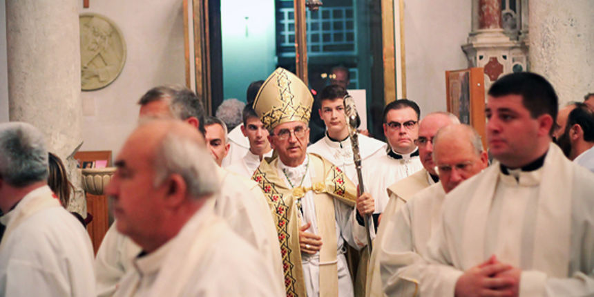 Svečana večernja misa u crkvi Sv.Šime (foto:Saša Čuka)