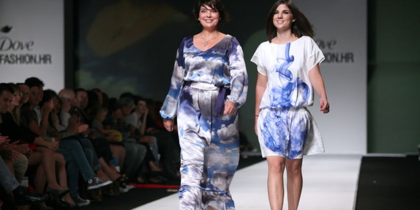 Zagreb, 011011.
Zagrebacki velesajam.
Modna revija Dove Fashion.hr proljece – ljeto 2012.
Na slici: revija Martine Felje za DOVE pod nazivom Nas dvije – Karmela Vukov Colic
Foto: Biljana Gaurina / CROPIX Zagreb, 011011.
Zagrebacki velesajam.
Modna revija Dove Fashion.hr proljece – ljeto 2012.
Na slici: revija Martine Felje za DOVE pod nazivom Nas dvije – Karmela Vukov Colic
Foto: Biljana Gaurina / CROPIX