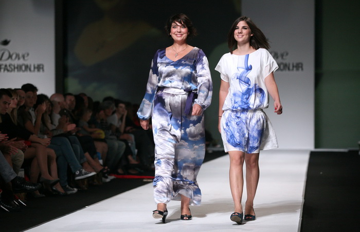 Zagreb, 011011.
Zagrebacki velesajam.
Modna revija Dove Fashion.hr proljece – ljeto 2012.
Na slici: revija Martine Felje za DOVE pod nazivom Nas dvije – Karmela Vukov Colic
Foto: Biljana Gaurina / CROPIX Zagreb, 011011.
Zagrebacki velesajam.
Modna revija Dove Fashion.hr proljece – ljeto 2012.
Na slici: revija Martine Felje za DOVE pod nazivom Nas dvije – Karmela Vukov Colic
Foto: Biljana Gaurina / CROPIX