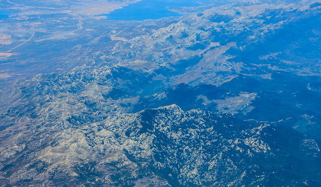 Zagreb-Split, 080912.  
Let  Zagreba za Split.
Na slici Velebit.
Foto: Zvonimir Barisin / CROPIX