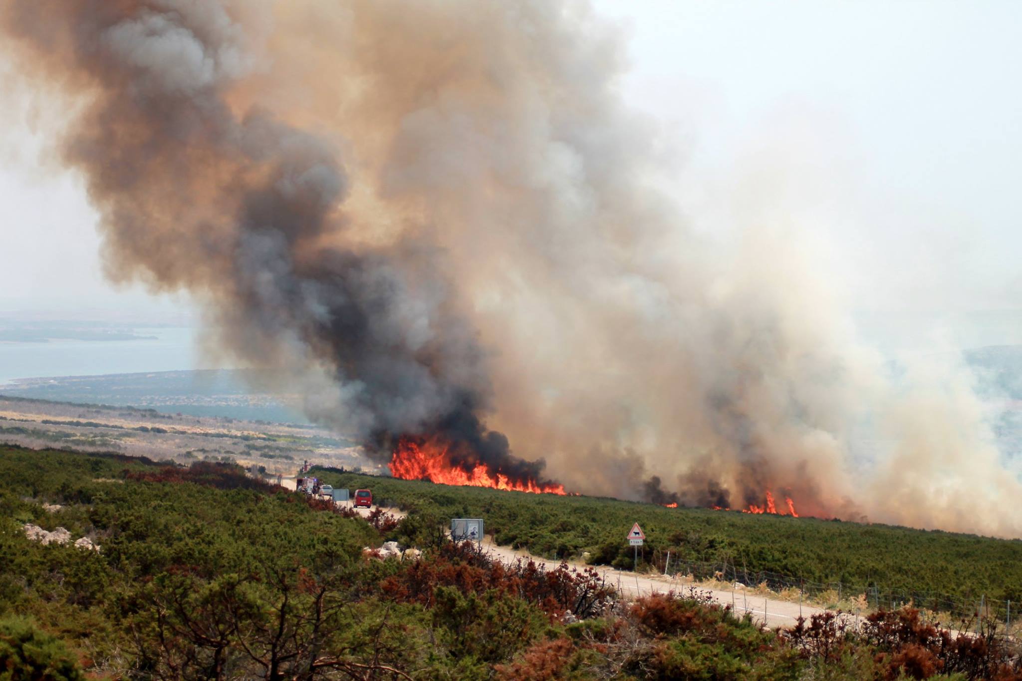 Pod kontrolu stavljen ponovo aktiviran požar kod Košljuna na Pagu