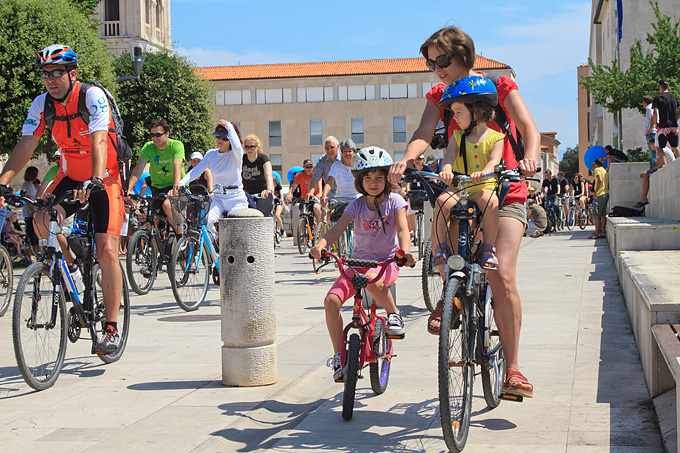 Image 892661 (auto) Image 892661 (auto)