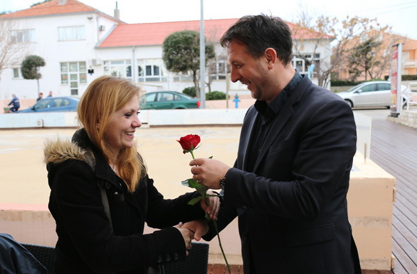 U organizaciji Općine Vir i Vir turizma virskim damama podijeljeno 400 ruža u povodu Dana žena