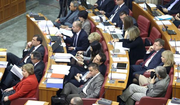 13.11.2013., Zagreb – Usvajanjem dnevnog reda i aktualnim prijepodnevom Sabor je poceo 10. sjednicu. Photo: Patrik Macek/PIXSELL Autor  Patrik Macek/PIXSELL KLJUČNE RIJEČI  Hrvatski sabor, sjednica, aktualno prijepodne, Sabor , zoran milanovic