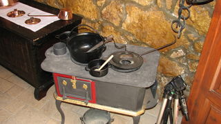 Crna ovca u Baški na otoku Krku Crna ovca u Baški na otoku Krku