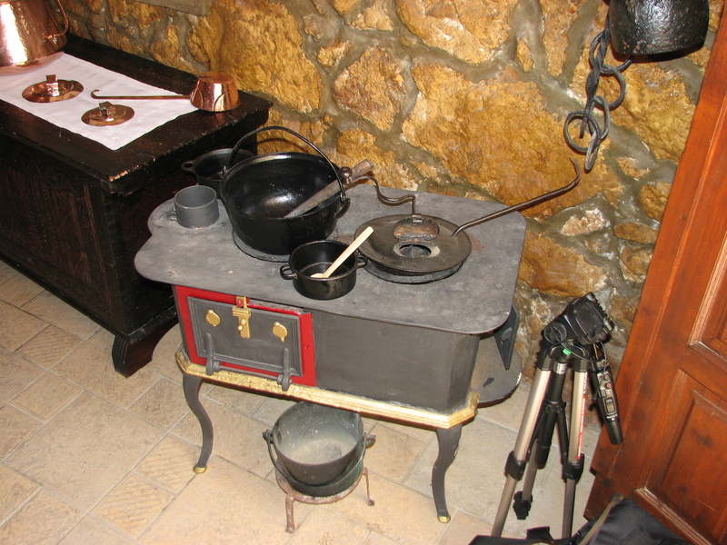 Crna ovca u Baški na otoku Krku Crna ovca u Baški na otoku Krku