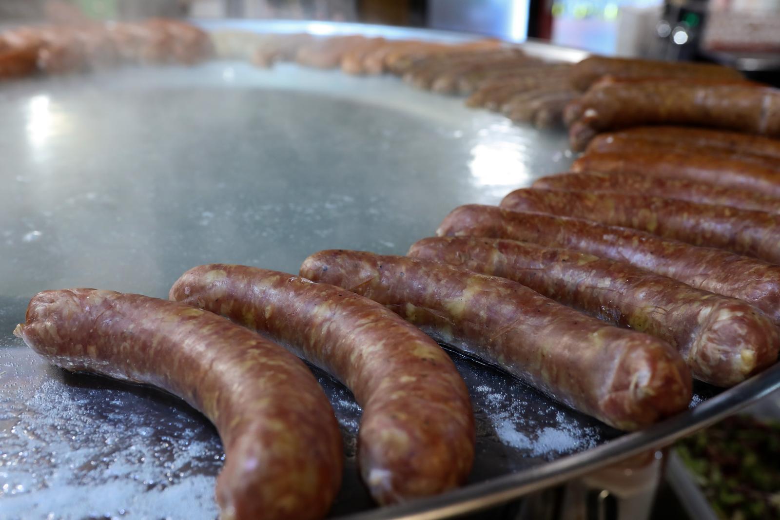 Zagrebački Advent ove godine pun je svjetla i šarenila