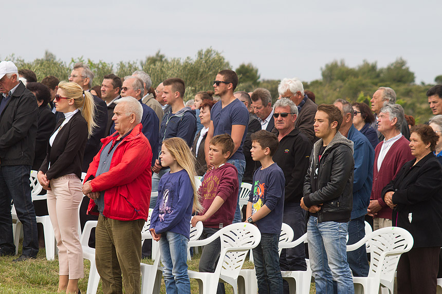 Misa na ostacima crkve na Petrini, foto: Leo Banić Misa na ostacima crkve na Petrini, foto: Leo Banić