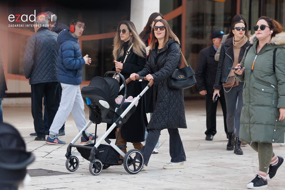 Đir po gradu, subotnja špica 18. veljače 2023. Đir po gradu, subotnja špica 18. veljače 2023.