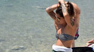 Posljednji dan Love International Festivala u Tisnom privukao je veliki broj mladih iz cijele Europe, a najviče iz Velike Britanije. Photo: Hrvoje Jelavić/PIXSELL Posljednji dan Love International Festivala u Tisnom privukao je veliki broj mladih iz cijele Europe, a najviče iz Velike Britanije. Photo: Hrvoje Jelavić/PIXSELL