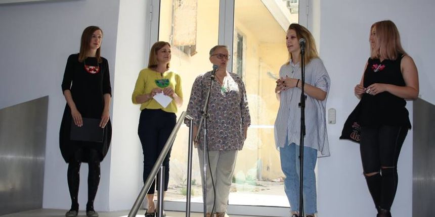 Mladi zadarski dizajneri predstavili radove na izložbi “Zalistavac – tekstilni mozaik u nakitu” Mladi zadarski dizajneri predstavili radove na izložbi “Zalistavac – tekstilni mozaik u nakitu”